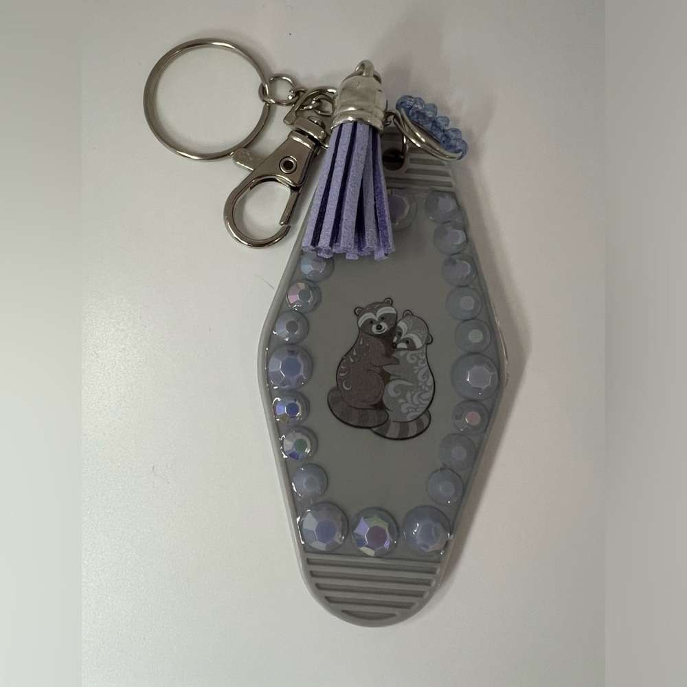 Raccoon purse dangle motel keychain